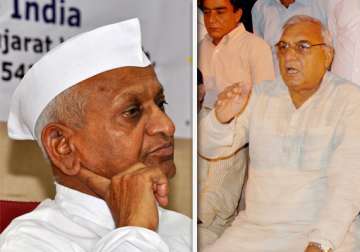 don t vote for congress hazare issues video appeal to hisar voters