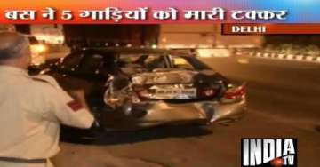 drunk driver rams bus into 5 vehicles in delhi