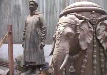 ec orders draping of all statues of mayawati and elephants in public places of up