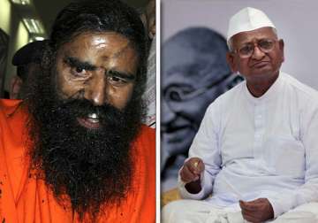 effort made to blacken face of democracy says anna hazare