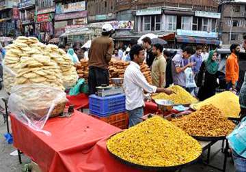 eid shopping fever in kashmir valley