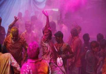 eight killed during holi celebrations in andhra pradesh