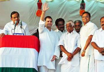 elders must give way to younger leaders says chidambaram in rahul s presence