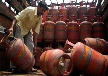 ensure supply of full quantity of cooking gas to consumers bjp