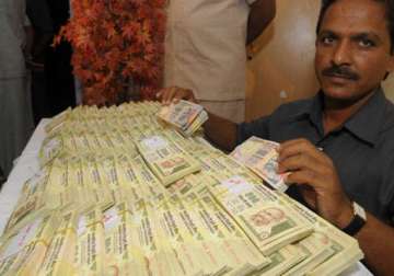 fake notes seized in hyderabad three held