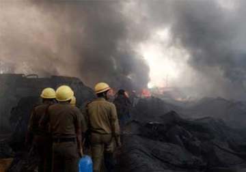 fire destroys 112 year old shalimar paints factory in bengal