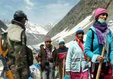 first batch of amarnath pilgrims enters jk amid tight security