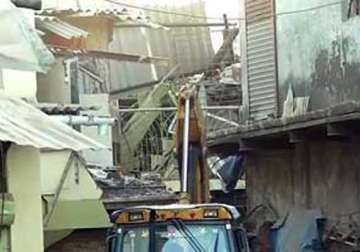 five killed in up wall collapse