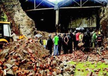 five mumbai kids die in wall collapse