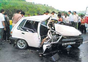 five killed as two cars ram on pune mumbai expressway