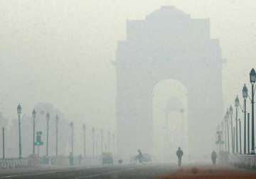 fog chill hits life in delhi