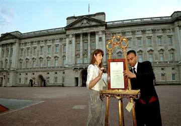 footman who announced royal baby returns to india