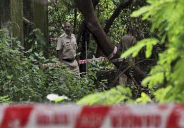 forensic teams examine mumbai gang rape spot