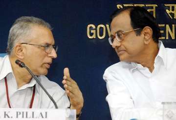 former home secy defends chidambaram