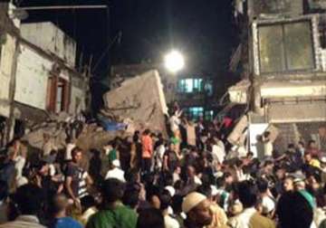 death toll in mumbai building collapse goes up to 10