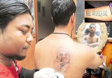 free anna hazare tattoos offered at ramlila maidan