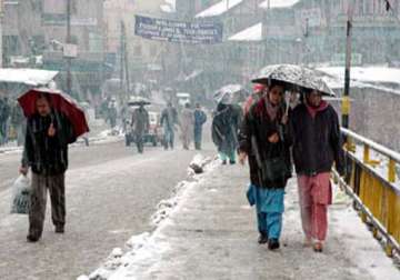 fresh snowfall in kashmir valley