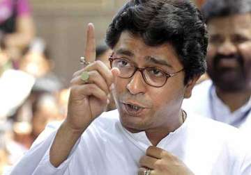 gadkari munde requested me not to contest ls polls says raj thackeray