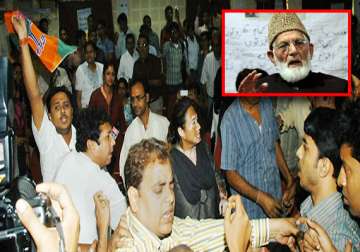 geelani heckled by abvp activists in capital