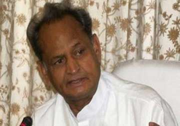gehlot attacks raje for firing on protesters