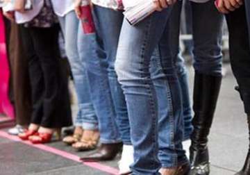 girls have right to wear jeans use mobiles khap chief