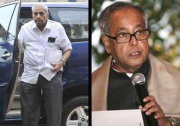 give equal weightage to both lokpal bill drafts shanti bhushan writes to pranab