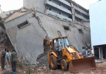 goa building collapse 19 dead 30 still trapped