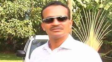 goa education minister detained at mumbai airport