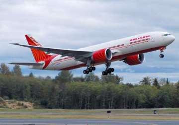 government wants boeing to pay up for air india losses on dreamliner flaws