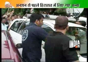 govt defends police action against hazare team members