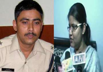 govt should order cbi probe into ips officer s killing says narendra s wife