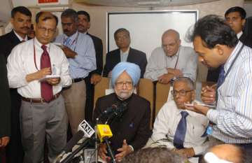 govt will work to restore growth momentum says pm