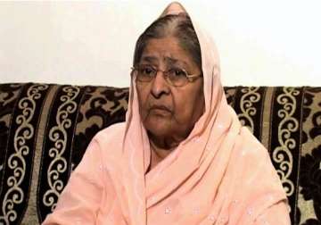 guj riots sc asks sit if documents can be given to zakia jafri