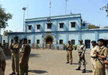 gujarat releases 285 prisoners on gandhi jayanti