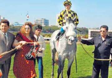 hasan ali khan has only 4 race horses now