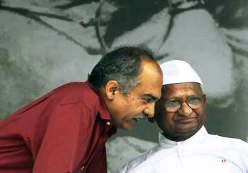 hazare attacks bhushan s kashmir remark says i m ready to fight war against pakistan