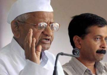 hazare backs kejriwal over remarks against mps