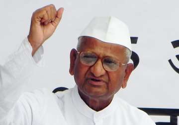 hazare renews demand for withdrawing govt s lokpal bill