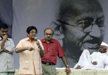 hazare slams incoherent illogical discussions on movement