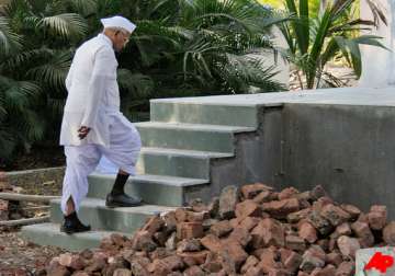 hazare suffering from infection to go ahead with fast
