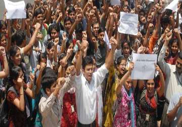 hazare supporters to march to parliament on wednesday