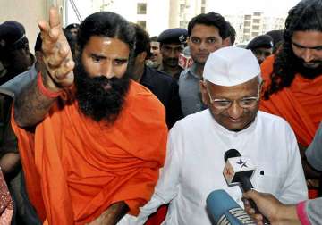 hazare comes to the defence of ramdev