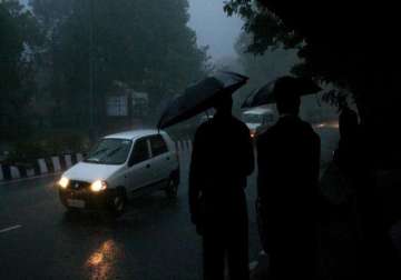 heavy rains lash delhi