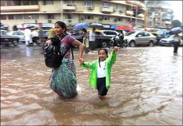 heavy rains lash mumbai thane 4 dead