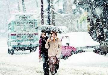 heavy snowfall in kashmir valley avalanche alert issued