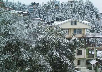 hills near shimla manali get season s first snow