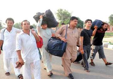 5 000 hindus from pakistan migrating annually to india