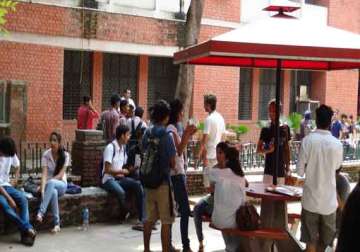 hostel crunch leaves du students scrambling for pvt facilities