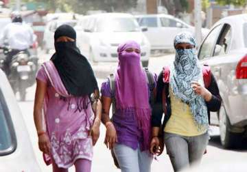 hottest day in delhi as temperature touches 44.7 degrees