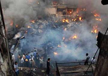 huge blaze at dadar textile market